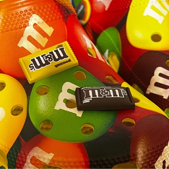 CROCS M&M'S x Crocs Classic Clog limited edition size 8 nwt - Picture 5 of 16